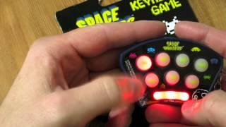 Space Invaders Keyring Game by 50 Fifty Gifts - digituba