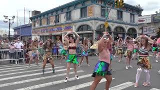 Mermaid Parade~2022~Coney Island~Tailshakers 2~NYCParadelife