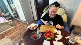 Mancam salata!