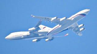 That's the meeting. Il-96 and Boeing 747 flew by in one frame - a chance to capture one in a million