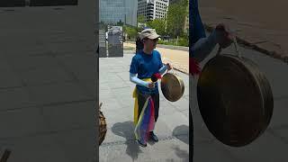 얼쑤~ 잡귀 추방 풍물을 울려보세~~~