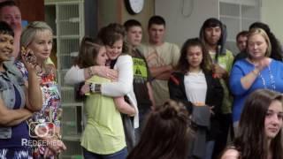 Grab the tissues! Soldier surprises daughters and his mother after 400 day deployment