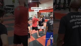 Defense against a choke #lasvegascombatacademy #selfdefense #kravmaga #streetselfdefense