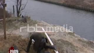 Last shoot-to-kill death at the Berlin Wall, 1989