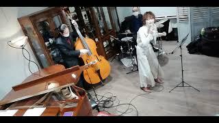 Bewitched~Don`t Get Around Much AnymoreAki Kikuchi (vo)Kazuhiro Omori Trio