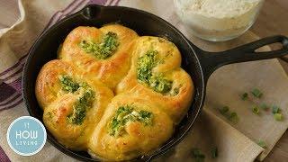 【創意料理】 鑄鐵鍋愛心蔥花麵包 烘焙食譜 麵包作法 Heart Shape Green Onion Bread │HowLiving美味生活