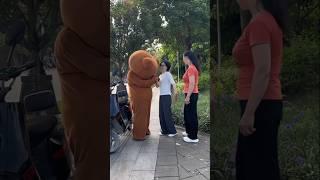 Look at this, the panda kisses the girl's hand and then hits his own feet with an axe ||  #short