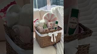 Make a burr basket with me for my sister️#giftideas #gift #asmr #christmas #girlthings #cozy #diy