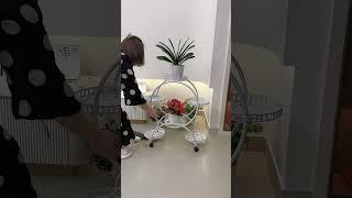 This round flower stand French hollow large tray is simple, stylish and easy