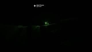 Как он тут один живёт???Одинокий жилой дом в заснеженной деревне.
