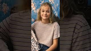 Darci Lynne Advice with Friends Episode 2 The perfect Selfie!