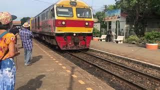 Train No.31 arriving at Nakhon Pathom railway station