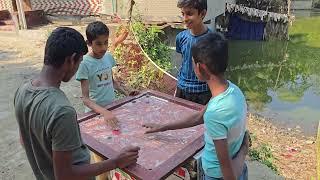 গ্রামের ছেলেদের কেরাম বোর্ড খেলা৷ ||Village Boys are playing carrom board.