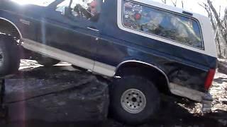 1992 Ford Bronco rock climb