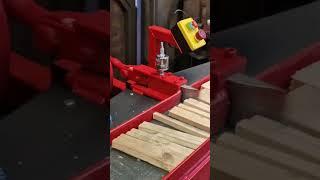Conveyor kindling machine