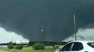 BREAKING..!! Two massive tornadoes from Hurricane Milton cross Florida