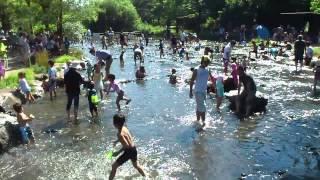 オアシスパーク河川環境楽園)のじゃぶじゃぶの河原