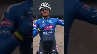 Strawberries for Ceylin Alvarado after her victory in #SPMerksplas!  #Superprestige2023