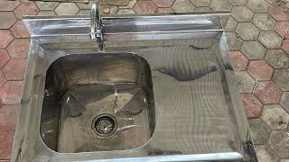 Commercial kitchen sink table