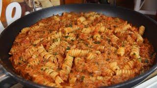 Tuna pasta recipe, with delicious tomato sauce, delicious and simple dish