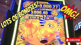 Bonus Time on this Rakin' Bacon Slot Machine!