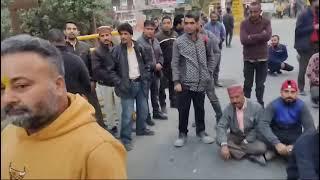 Protest begins in Kishtwar over the bruta_l killin_g of 2 VDG members Nazir & Kuldeep by terroris_ts