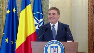 Ceremonie de decorare a domnului Gheorghe Hagi de către Președintele României, domnul Ilie Bolojan