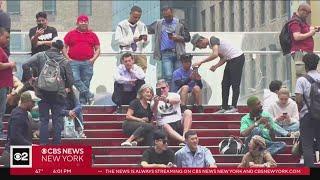 Doctors urge New Yorkers to continue to take precautions outdoors