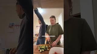 Так и живем. Как у вас с цветами?