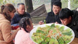 De Ge’s innovative dish-Beef with Cabbage.