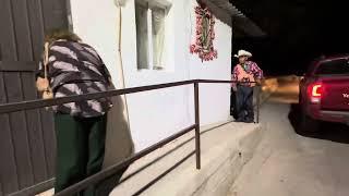 Doña Beba y Don Pancho regresan del baile a las dos de la mañana