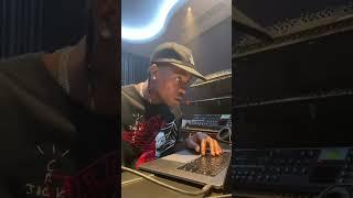 TRAVIS SCOTT COOKS UP A CRAZY BEAT IN HIS HOME STUDIO!  #travisscott #producer