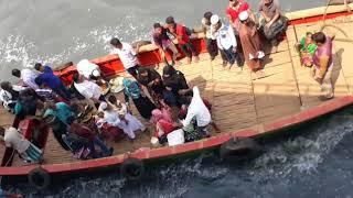 Dangerous river transport in Bangladesh