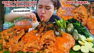 EATING SPICY CURRY DUCK, CASSAVA LEAVES, VEGETABLE FRUIT, RAW JENGKOL, CHILI, PAPAYA LEAVES,