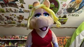 Miss Piggy Sings I Want to Sing in Opera