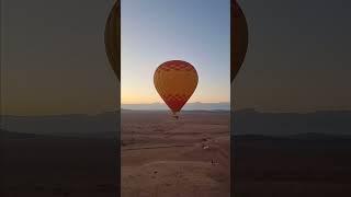 Would you wake up at 5 am for this experience? #hotairballoon #marrakech