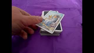 Queen of cups Tarot card meaning.