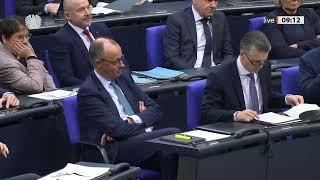 Spitzenkandidaten liefern sich letzten hitzigen Schlagabtausch im Plenum