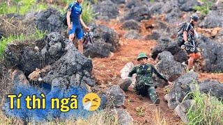 Quá nhiều chuyện xảy ra trong ngày hôm nay, vừa vui, vừ buồn, vừa sợ | Hành quân xuyên Việt_P217