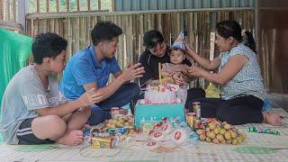 The godbrother of Mother Yến and the son of Uncle Chúc came to celebrate Trâm’s first birthday