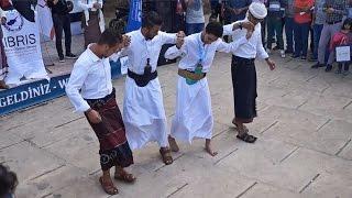 Dance by students from Yemen