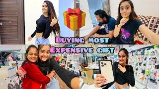 Buying Most Expensive Gift for Papa NEW IPHONE 13 PRO Shopping 1.5 Lakh Rupees Alone | Bindass Kavya