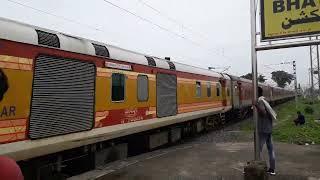 No Stoppage & Speedy Crossing Bhatni Junction ◆ 12554 Vaishali Superfast Express (NDLS - SHC)