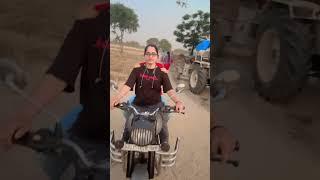 अवकाश का आखिरी दिवस …….. अपने खेतों को देखते हुए …. सुकून के पल …. #upcopkajalyadav #village