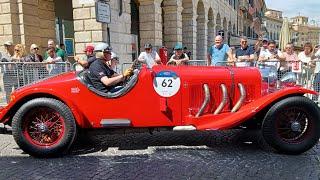 1000 Miglia 2023 – Passaggio delle auto storiche in Piazza Bra a Verona