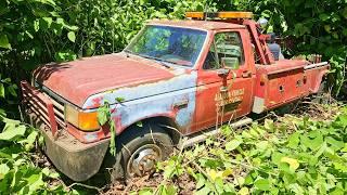 Can We SAVE This "ABANDON" JUNKYARD Ford Wrecker? Will It Run and DRIVE Again?