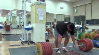 Matt Reynolds' 300kg deadlift x2 in Korean National Weightlifitng Gym