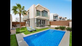 For sale: Extremely well maintained modern villa with beautiful private swimming pool