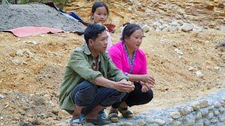 Cut young shoots for sale, Curious about what dad is holding, Moving sand to build a pond