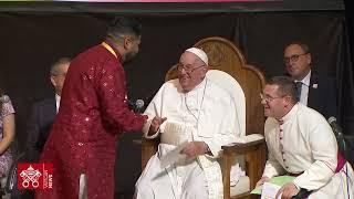 El Papa a jóvenes de Singapur: ¡Las zonas de confort engordan, pero no la barriga, sino la mente!